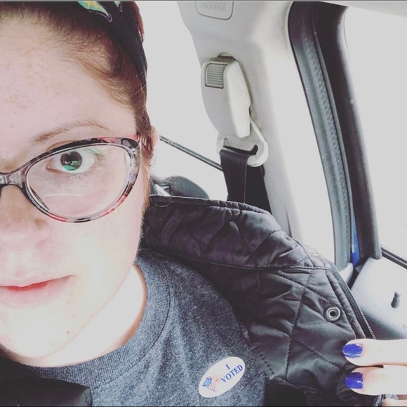 Meet your Posher, Emily - Picture 2 of 5